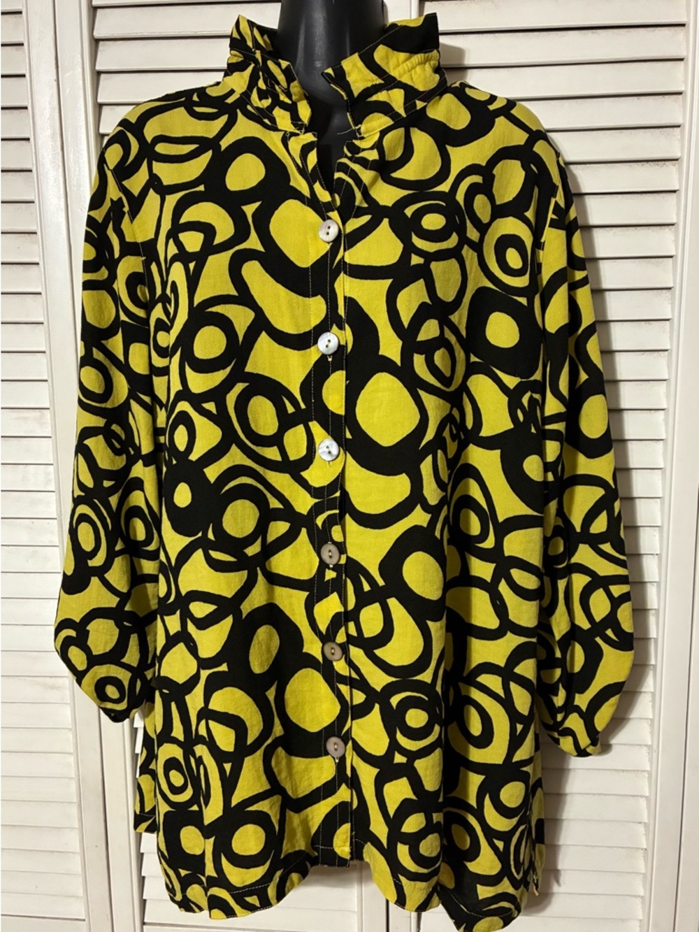 John Mark Bold Yellow & Black Abstract Button-Up Tunic